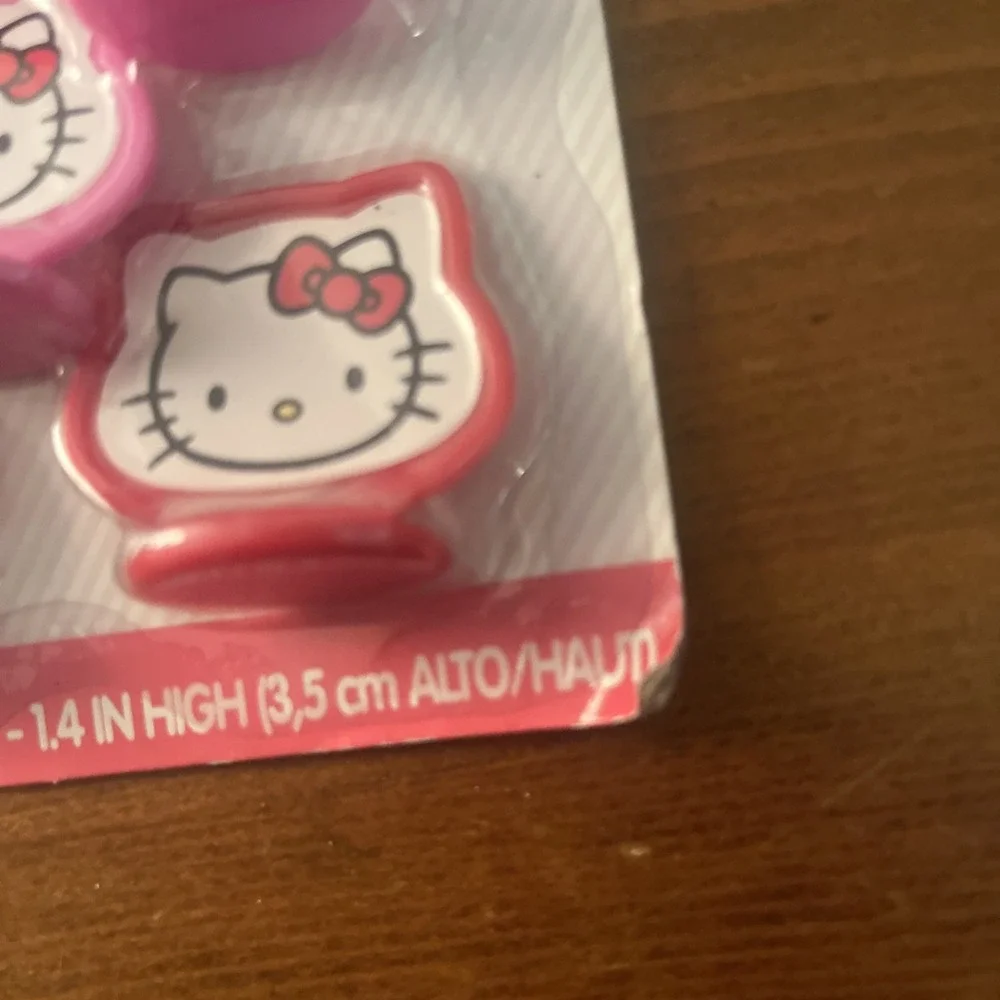 1 Pack Sanrio Hello Kitty Toppers each pack 8/ 4 red 4 pink NIP‎
